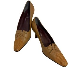 Caramel Leather Pumps with Bow